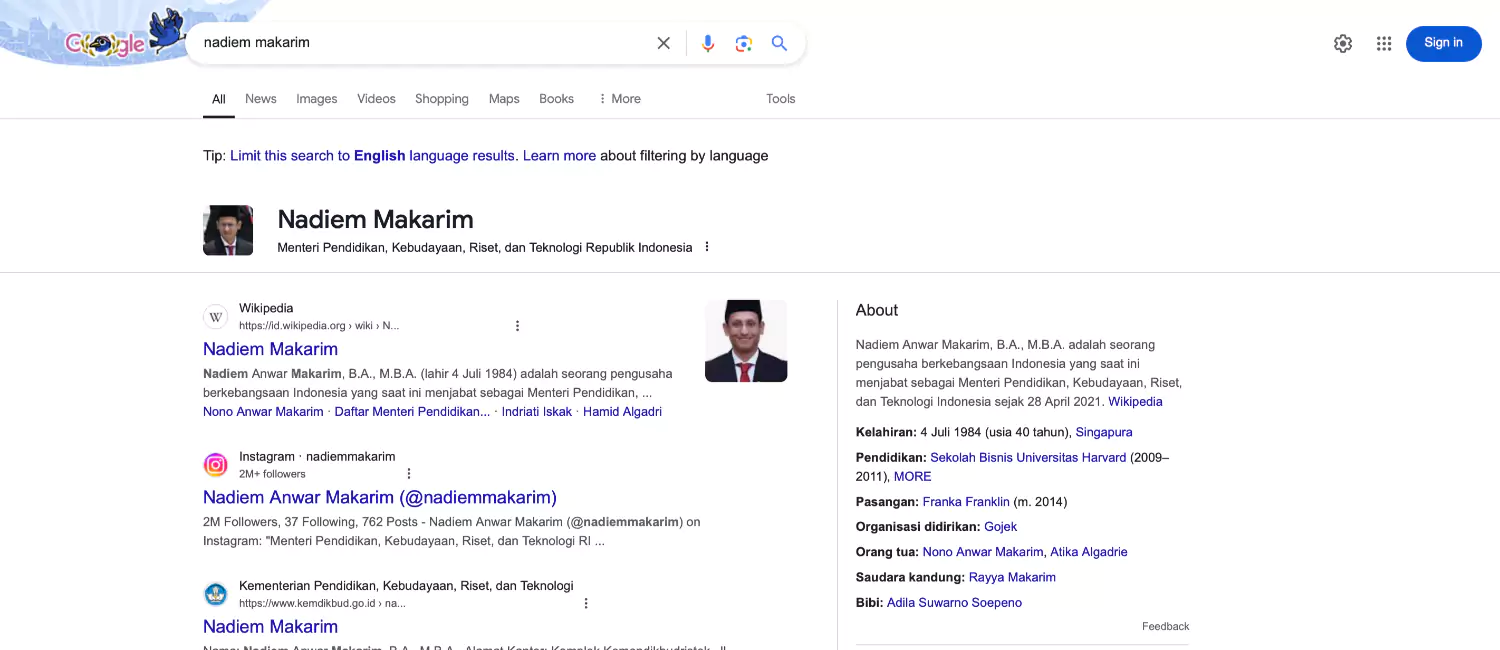 Contoh Knowledge Panel